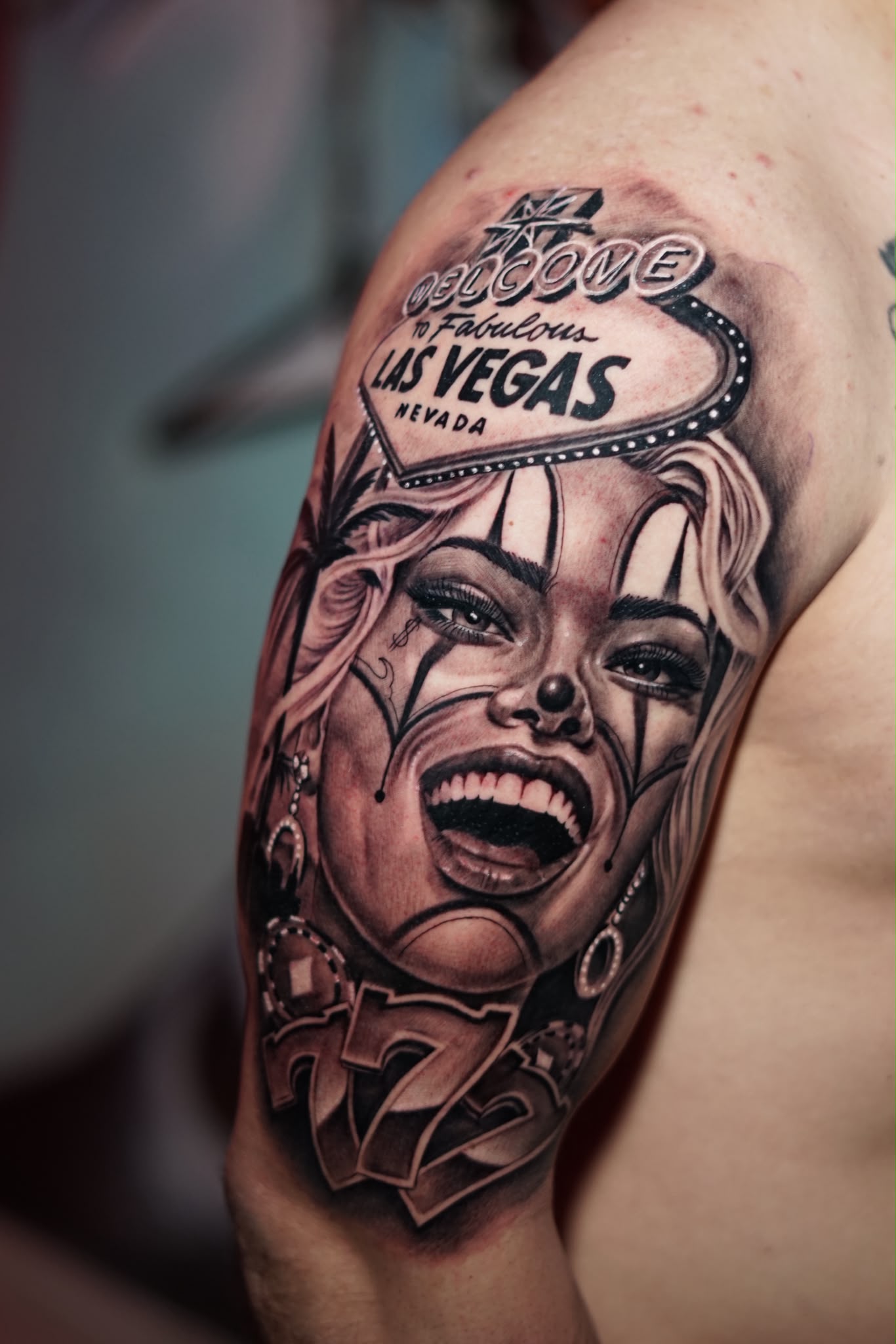 F&aacute;bio Manjua - Black & Grey / Mask Piece